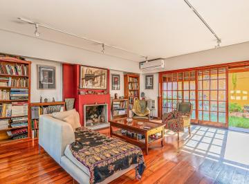 Casa · 251m² · 6 Ambientes · 2 Cocheras · Triplex - Venta - 6 Amb - Suite - Patio - Cocheras - Coghlan