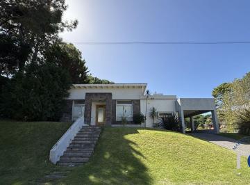 DEI-DEI-1709_2 · Venta de Casa 3 Dorm. con Pileta en Pinamar Zona Tridente Centro - 1394