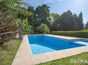Casa · 184m² · 5 Ambientes · 3 Cocheras · Venta Casa 5 Ambientes C Pileta en Comarca del Sol