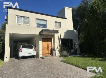 Casa · 180m² · 4 Ambientes · 3 Cocheras · Casa Moderna en Venta Country Banco Provincia de Bs. As.
