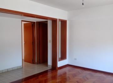Departamento de 3 ambientes, San Isidro · Hermoso Depto Tres Ambientes Al Frente con Balcon y Patio