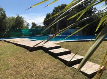 Quinta vacacional · 150m² · 3 Ambientes · 1 Cochera · Venta Quinta en Barrio Los Alamos 1880 m² de Parque