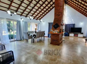 Casa · 6 Ambientes · 4 Cocheras · Casa C/dep en El Paraiso Country Club - Espect Cochera Gran Piscina Patio y Jardin