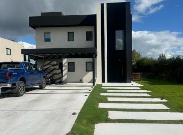 Casa de 4 ambientes, Esteban Echeverría · Casa en Alquiler Terralagos Canning