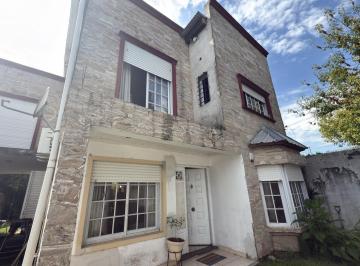 Casa · 178m² · 5 Ambientes · 2 Cocheras · Casa en Venta
