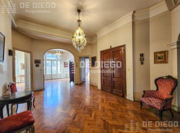 Departamento · 236m² · 7 Ambientes · Departamento Estilo Frances de 7 Ambientes en Venta a Pocos m de Plaza San Martin, en Retiro