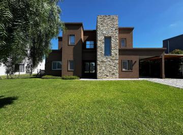 Casa · 200m² · 6 Ambientes · 2 Cocheras · Hermosa Casa de 6 Ambientes, El Cantón Norte