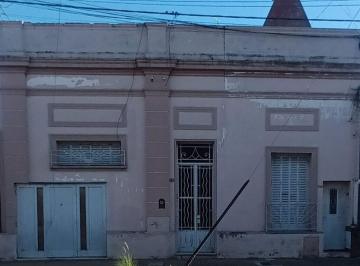 Casa · 91m² · 4 Ambientes · 1 Cochera · Se Vende Casa Sobre Av Salvador del Carril