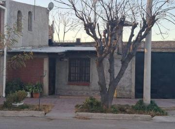 Casa · 60m² · 3 Ambientes · 1 Cochera · Casa en Venta en Jesus Nazareno Guaymallen