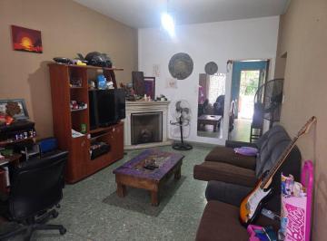 Casa · 109m² · 3 Ambientes · 2 Cocheras · Venta - Isidro Casanova - Casa 3 Amb - Cochera