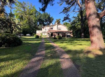 Quinta vacacional · 400m² · 6 Dormitorios · 2 Cocheras · Venta Quinta con 2 Casas Sobre 3.697 m² del Viso