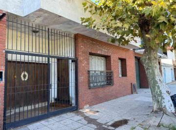 Casa · 215m² · 4 Ambientes · 1 Cochera · Venta Casa en Avellaneda Av Roca a Reciclar