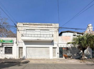 Casa · 150m² · 4 Ambientes · Casa en Venta en Planta Alta con Local Comercial