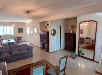 Casa · 117m² · 3 Ambientes · 1 Cochera · Duplex Venta Quebrada de Las Rosas Apto Credito