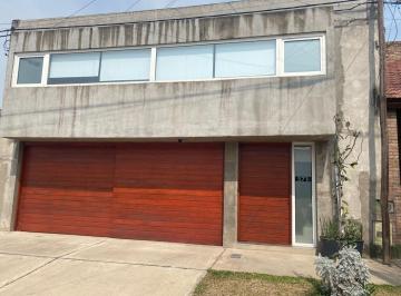 Casa · 240m² · 10 Ambientes · 2 Cocheras · Venta Casa 3 Dorm. - Zona Este