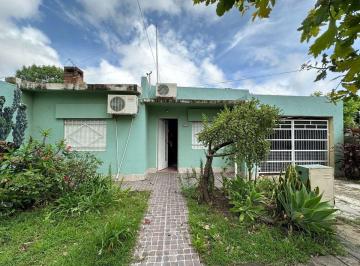 Casa · 118m² · 6 Ambientes · Venta Casa Amplio Terreno Zona Oeste