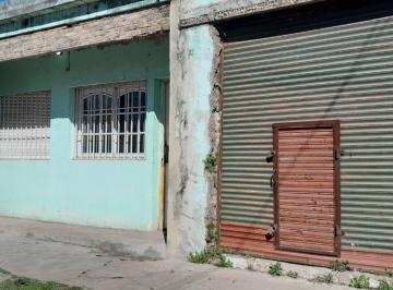 Casa · 100m² · 3 Ambientes · 1 Cochera · Venta Casa a Reciclar con Local Comercial