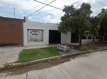 Casa · 70m² · 3 Ambientes · 1 Cochera · Casa Venta