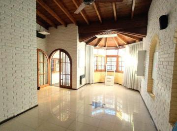 Casa · 281m² · 8 Ambientes · 1 Cochera · Casa en Venta Dorrego Guaymallén Mza.