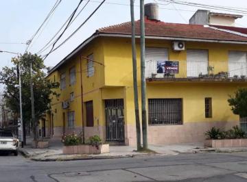 Casa · 305m² · 6 Ambientes · ¡Casa de Cuatro Ambientes en Planta Alta + Local Comercial y Vivienda C/ Garage en Venta!