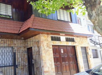 Casa · 150m² · 5 Ambientes · 1 Cochera · Urquiza 1769, Quilmes ¡Casa de Cinco Ambientes a La Venta!