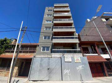 Departamento · 60m² · 3 Ambientes · Lobos 41, Wilde ¡3 Ambientes Al Frente en Venta!