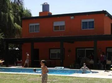 Casa · 500m² · 4 Ambientes · Casa de Cuatro Ambientes con Piscina en Barrio Privado Los Ombues, Florencio Varela a La Venta
