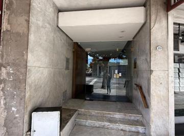 Departamento · 46m² · 2 Ambientes · Departamento de Dos Ambientes con Patio a La Venta en Avellaneda