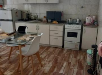 PH · 3 Ambientes · PH de Tres Ambientes con Patio en Venta en Sarandi