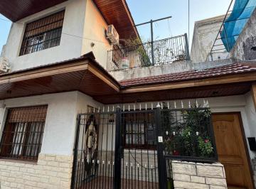 PH · 118m² · 4 Ambientes · PH de Cuatro Ambientes a La Venta en Sarandi