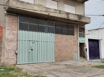 Bodega-Galpón · 280m² · Galpón a La Venta en Villa Dominico