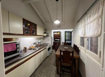PH · 104m² · 4 Ambientes · 1 Cochera · PH Tipo Casa de Cuatro Ambientes con Cochera a La Venta en Villa Dominico
