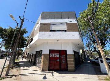 Departamento · 320m² · 5 Ambientes · 1 Cochera · Dos Departamentos, Locales Comerciales y Cochera en Venta en Bernal