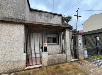 Casa · 225m² · 3 Ambientes · Casa de Tres Ambientes en Lote Propio en Alquiler en Remedios de Escalada