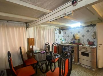 Casa · 430m² · 4 Ambientes · Casa Cuatro Ambientes con Amplio Fondo a La Venta en Villa Dominico