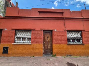 Casa · 390m² · 3 Ambientes · Casa de Tres Ambientes en Venta en Avellaneda