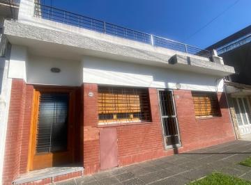 Casa · 50m² · 2 Ambientes · PH en Venta en Bernal Oeste