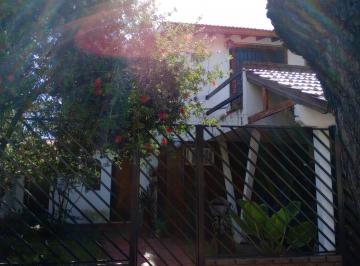 Casa · 213m² · 5 Ambientes · Casa Cinco Ambientes Patio Quincho Venta Wilde Apto Credito