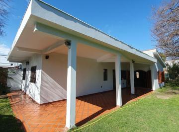 Casa · 105m² · 4 Ambientes · 2 Cocheras · Casa en Venta - 3 Dorm. 1 Baño - Cocheras - 302 m² - San Miguel