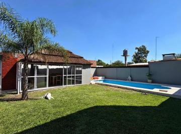 Casa · 100m² · 4 Ambientes · Casa en Venta - 3 Dorm. 2 Baños - 300 m² - Moreno