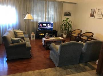 Living · Venta Bajamos El Precio Solido y Amplio Chalet Colonial con Piscina.
