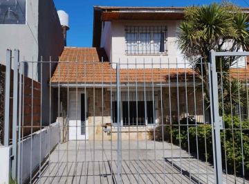 Casa · 78m² · 4 Ambientes · 1 Cochera · Venta Duplex 4 Ambientes P. Mogotes Apto Credito