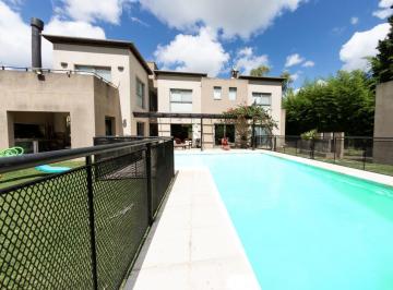 Casa · 240m² · 5 Ambientes · 4 Cocheras · Venta Casa 5 Ambientes con Pileta El Paraiso Country Club