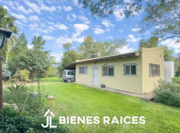 Quinta vacacional · 97m² · 4 Ambientes · 1 Cochera · Casa en Venta, Barrio Parque Jularó