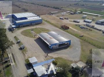 Bodega-Galpón · 6000m² · Complejo Industrial en Villa Esquiu