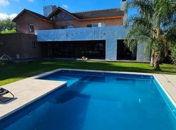 Casa · 406m² · 6 Ambientes · 2 Cocheras · Casa en Los Sauces
