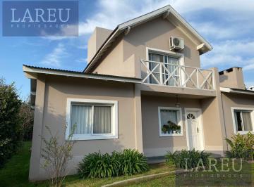 Casa · 120m² · 4 Ambientes · Casa en El Barrio La Casualidad, Pilar