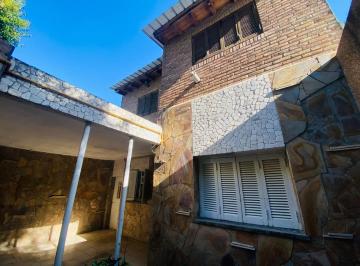 Casa · 105m² · 4 Ambientes · 1 Cochera · En Venta Casa 3 Dorm. con Patio y Cochera