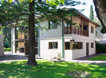 Casa · 370m² · 4 Ambientes · 8 Cocheras · Chalet en Venta con Enorme Lote en Llavallol