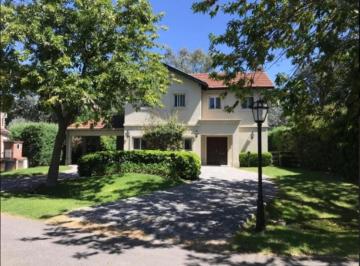 Casa · 160m² · 4 Ambientes · 2 Cocheras · Casa en Alquiler en Pilar del Este
